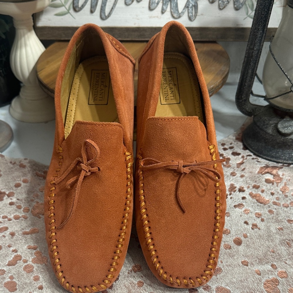 NWOT Mercanti Fiorentini Orange Suede Loafers